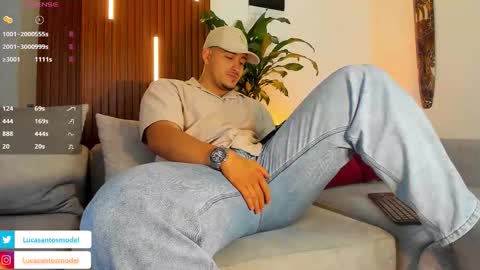 Snapshot of lucasanto_ chatting on 11-14-25, 01:15 LUCA SANTOS online show from 11-14-25, 01:15