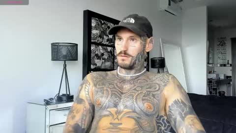 lucasexclusive online show from 01-10-25, 07:04