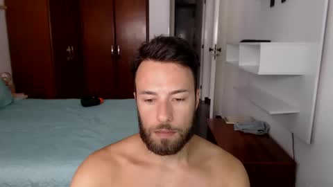 lucassouza23 online show from 01-05-25, 01:36