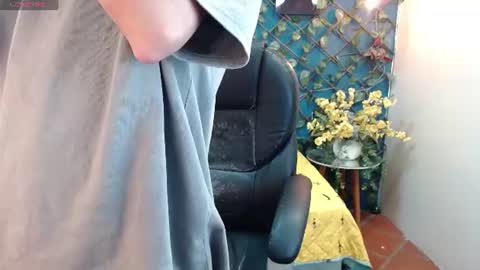 LucassSmith11 online show from 06-18-26, 08:57