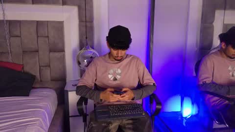 Snapshot of lucasthomson_ chatting on 06-24-26, 03:49 lucasthomson_ online show from 06-24-26, 03:49