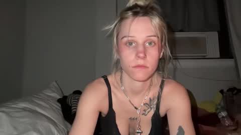 Snapshot of lucca250 chatting on 09-13-25, 01:27 luccathegoat online show from 09-13-25, 01:27