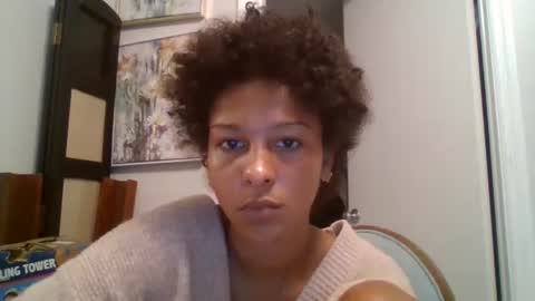 Snapshot of luci_7 chatting on 05-12-26, 03:42 TheDevilsWife online show from 05-12-26, 03:42