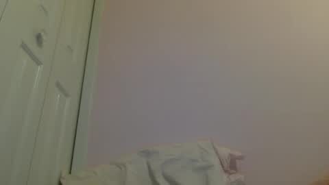 Snapshot of luci_layne chatting on 06-18-26, 12:42 Luci Layne online show from 06-18-26, 12:42
