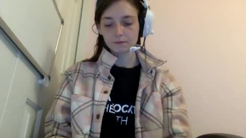 Snapshot of luci_layne chatting on 06-19-26, 01:26 Luci Layne online show from 06-19-26, 01:26