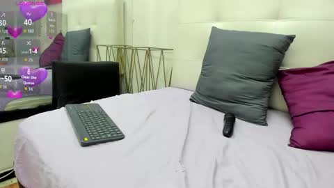 Snapshot of lucia78shy chatting on 10-17-25, 04:53 lucia78shy online show from 10-17-25, 04:53