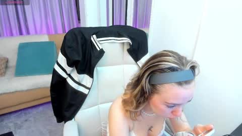 lucia_copper online show from 11-08-25, 12:16