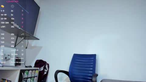 Snapshot of lucia_fuster chatting on 10-05-25, 12:20 Lucia online show from 10-05-25, 12:20