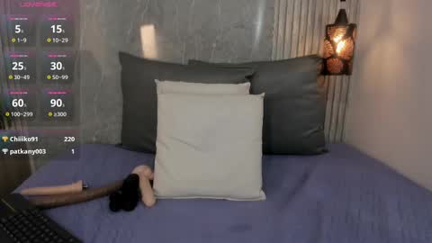 Snapshot of lucia_guzman chatting on 11-07-25, 11:16 online show from 11-07-25, 11:16