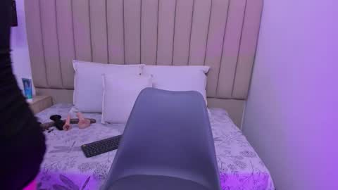 Snapshot of lucia_guzman chatting on 02-14-26, 03:03 online show from 02-14-26, 03:03