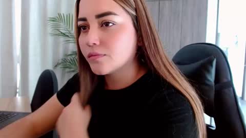 lucia star  online show from 01-17-26, 08:56