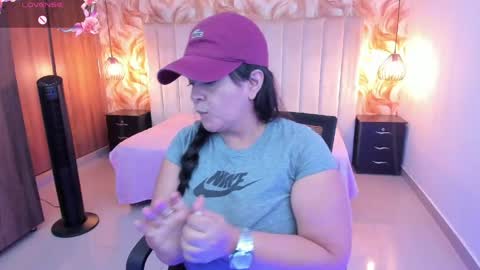 Lucia Vonne online show from 05-25-26, 08:15
