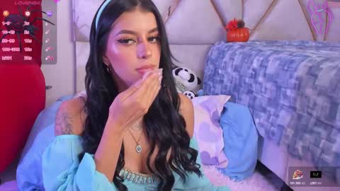 Snapshot of luciajhonnes chatting on 10-09-25, 12:52 LuciaJhonnes online show from 10-09-25, 12:52