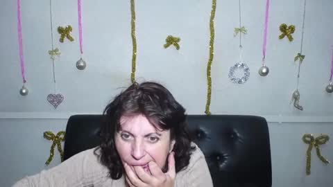 LuciaMi online show from 12-18-24, 09:08