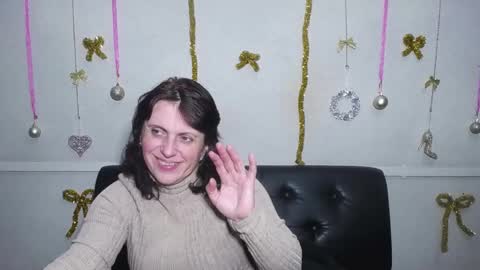 LuciaMi online show from 12-19-24, 03:40