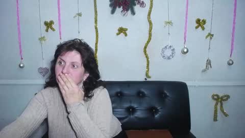 LuciaMi online show from 12-19-24, 10:00