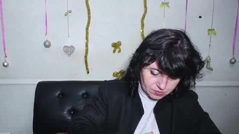 LuciaMi online show from 01-18-25, 06:10