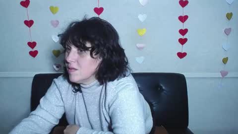 LuciaMi online show from 02-02-25, 01:02