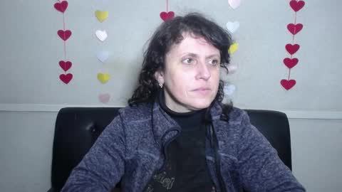 LuciaMi online show from 02-05-25, 06:02