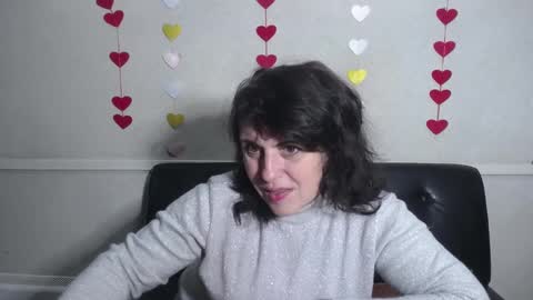 LuciaMi online show from 02-09-25, 06:01