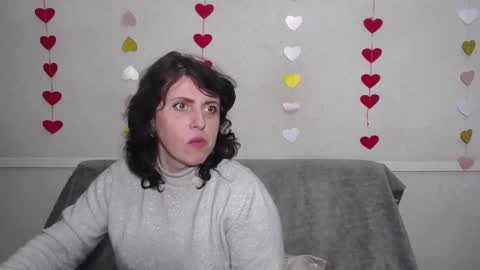 LuciaMi online show from 02-19-25, 06:43