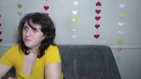 LuciaMi online show from 03-10-25, 06:12