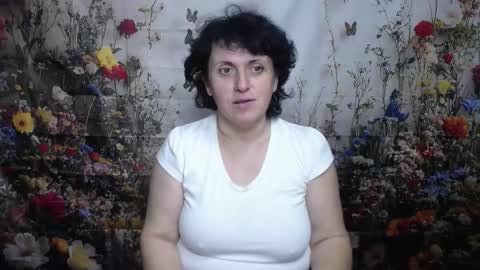 LuciaMi online show from 10-12-25, 05:06