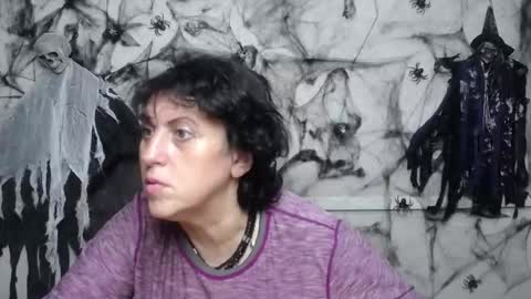 LuciaMi online show from 10-19-25, 05:02