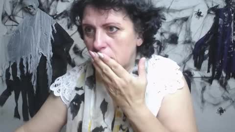 LuciaMi online show from 10-26-25, 06:30