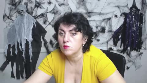 LuciaMi online show from 11-06-25, 06:20