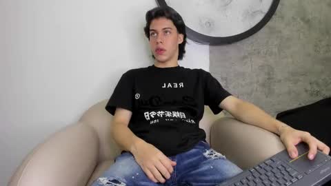 Snapshot of lucian_greyy chatting on 10-04-25, 03:48 lucian_greyy online show from 10-04-25, 03:48