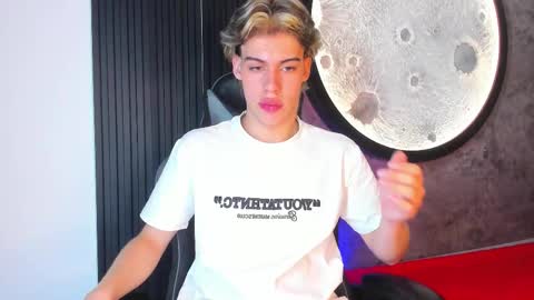 Snapshot of lucian_greyy chatting on 11-11-25, 04:56 lucian_greyy online show from 11-11-25, 04:56