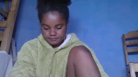 luciana012 online show from 10-06-25, 06:00