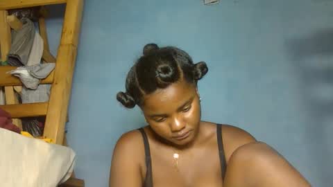 luciana012 online show from 10-19-25, 12:50