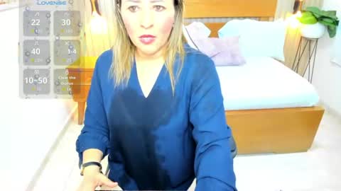 Snapshot of luciana_ballesteros chatting on 07-11-26, 12:19 Luciana online show from 07-11-26, 12:19