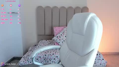 Luciana online show from 12-18-25, 03:23