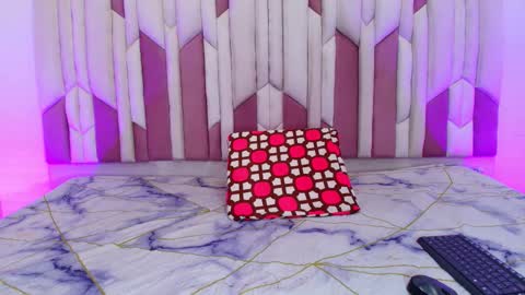 instagram luciana417  online show from 10-15-25, 03:06