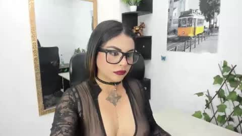 Snapshot of luciana_rosss chatting on 10-30-25, 02:57 Luciana Rodriguez online show from 10-30-25, 02:57