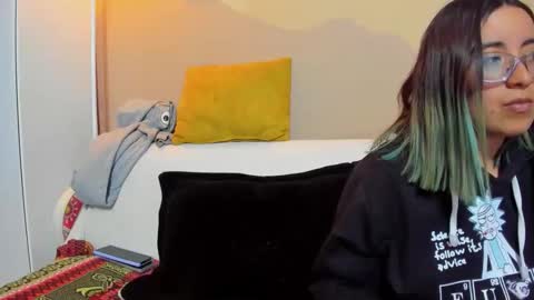 Dani 3 online show from 10-16-25, 01:06