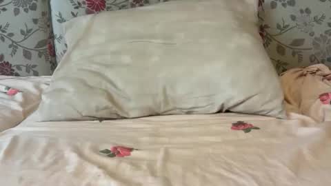 Snapshot of lucianalive chatting on 10-31-25, 07:09 Mysterious Girl online show from 10-31-25, 07:09