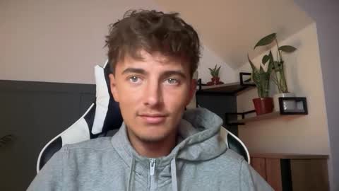 Lucian online show from 09-22-25, 07:49