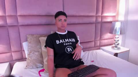  lucia wallace  online show from 02-19-25, 07:39