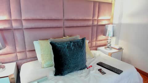  lucia wallace  online show from 10-11-25, 04:22