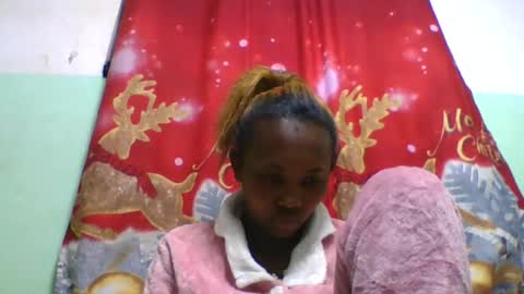 Snapshot of lucie196645 chatting on 07-06-26, 04:42 lucie196645 online show from 07-06-26, 04:42