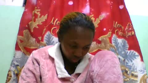 Snapshot of lucie196645 chatting on 07-07-26, 06:34 lucie196645 online show from 07-07-26, 06:34