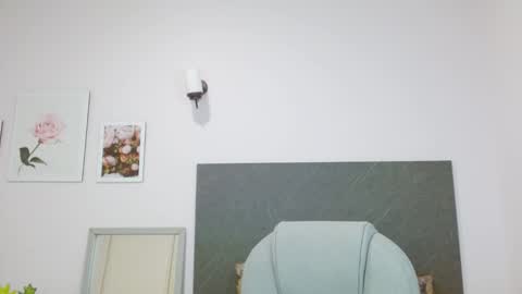 Snapshot of lucie_nicolls chatting on 12-11-24, 08:07 Lucie online show from 12-11-24, 08:07