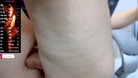 Snapshot of lucie_nicolls chatting on 12-21-24, 11:02 Lucie online show from 12-21-24, 11:02