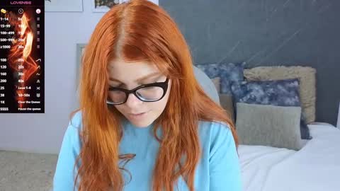 Snapshot of lucie_nicolls chatting on 12-30-24, 08:58 Lucie online show from 12-30-24, 08:58