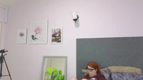 Snapshot of lucie_nicolls chatting on 01-15-25, 12:09 Lucie online show from 01-15-25, 12:09