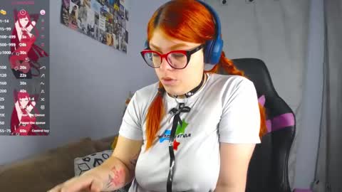 Snapshot of lucie_nicolls chatting on 03-07-25, 08:33 Lucie online show from 03-07-25, 08:33